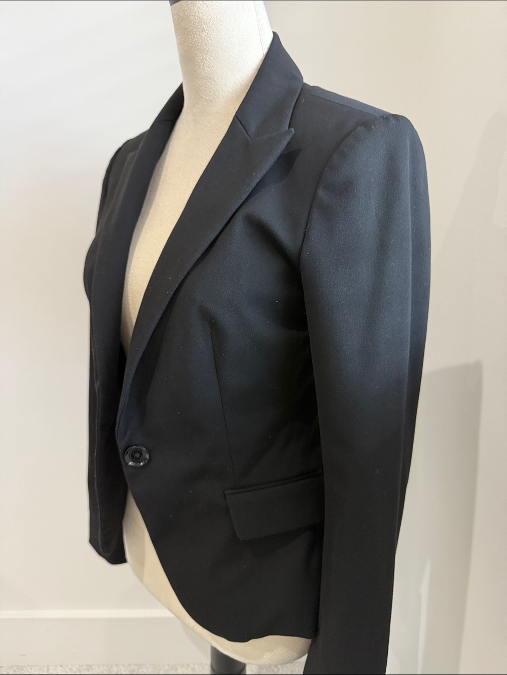 Express Black Single-Button Tailored Women's Blazer - Picture 3 of 7